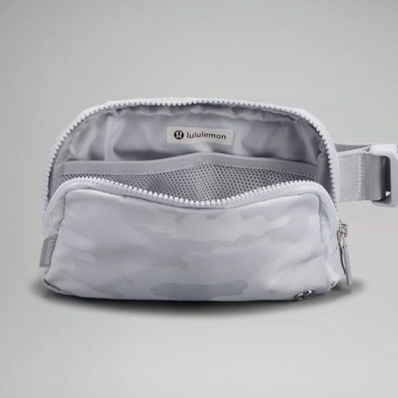 Lululemon Belt Bags x4 🍋 - Picture 6 of 12